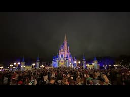 Minnie’s￼ Wonderful Christmastime fireworks show