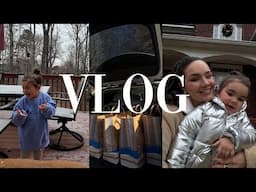 VLOG: Sutton's first snow!! + cozy days cooking & baking + really good recipes!