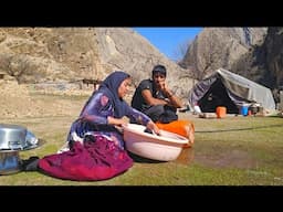 A Simple Nomadic Morning: Bread Baking & Laundry with Mahmoud and Azam 🌄🍞