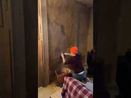 Finishing the clay plaster walls in our cabin! #naturalbuilding #wildclay #cobhouse