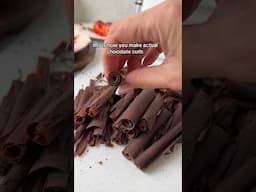 Real chocolate curls tutorial with tempered chocolate (no butter or shortening)