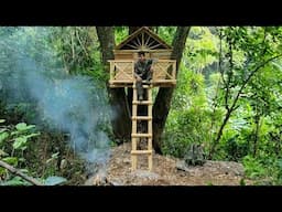 Large treehouse hand built, sturdy and comfortable in Bushcraft style.