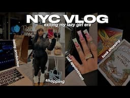 NYC VLOG! getting out my comfort zone, book shopping, taking the train, being productive, & shopping