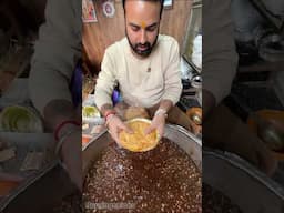 Sirf 25 Rupay me Bharpet ? Amritsar ke Sabse Famous Lahori Chane Aur Paapdi  #ytshort #streetfood