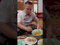 KALAU DI KAMPUNG ITU BEDA YA..!!! PAGI-PAGI SUDAH DI GEMPUR DENGAN MAKANAN BERAT