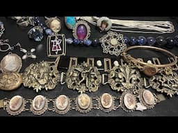 Vintage Jewelry Haul ! Amazing Vintage jewelry finds !