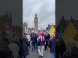 British patriots 🇬🇧 marching over Westminster bridge, London 🇬🇧 01/02/2025