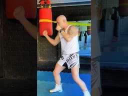 Sequência de Boxe no Saco de Pancadas #boxetraining #treinodeboxe #sacodepancadas