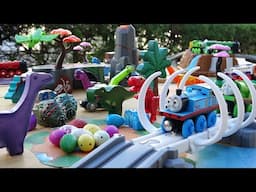 Brio Adventure World☆Thomas train explores a course with toy dinosaurs