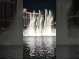 Bellagio fountains, August 2024. Faith Hill : This Kiss. Las Vegas