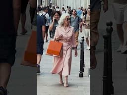 The Most Elegant Women are only in Milan. #italianstreetstyle #italianfashion #milanstreetstyle