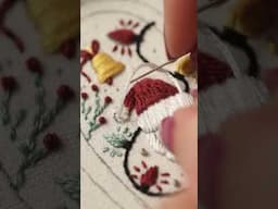 How to embroider the Santa on a Merry Christmas ornament 🎁