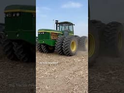 JOHN DEERE 8630 and 7020 Tractors Plowing #bigtractorpower