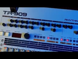 Warming up the TR-909 with some oldschool house vibes.