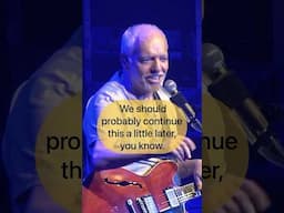 💫 Watch a classy Peter Frampton react to a VERY chatty fan in the audience