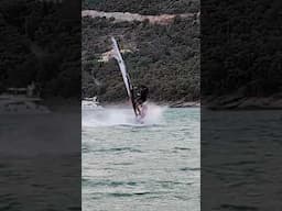 Windsurfer attempts speed loop 😲🤩