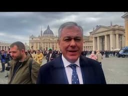 El alcalde invita al Papa Francisco a conocer Sevilla y el potencial de sus hermandades