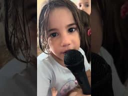 Divina Paloma cantando Familia mi nueva canción ! Cántala con tus hijos