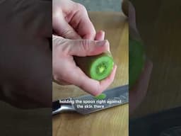 The BEST Kiwi Peeling Trick! 🥝