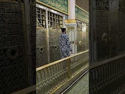 So close to the grave of our Prophet (peace be upon him) Alhamdulillah