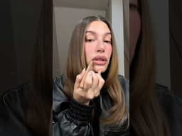 Hailey Bieber's Lip Contour Tutorial