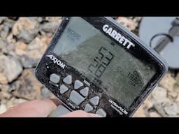 Garrett Axiom metal detector finds massive gold nugget!!