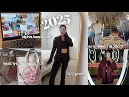 NEW YEAR VLOG 2025 | chainsmokers dj booth, 2025 goals vision board party, healthy trader joe's haul