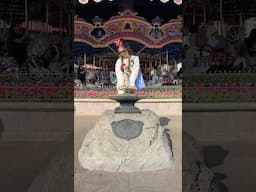 ATTEMPTING to pull the Sword in the Stone at Disney!!! 🗡️❤️🐭