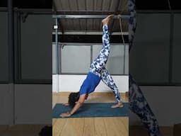 💙💙 ekapada adhomukha shvanasana #yogaflow#advanceyoga#weightlossyoga