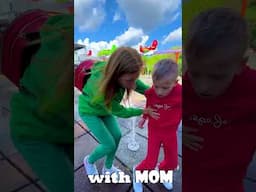 🤯 Părinții sunt diferiți 🤔 Dad vs Mom in the amusement park #shorts