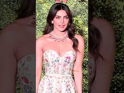 Priyanka Chopra dazzles at brother’s Mehendi ceremony #shorts