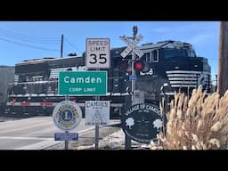 Train Takes 5 Minutes To Pass Pulled By 1 Locomotive!  Crossing Runners & Damaged Tanker On Flat Car