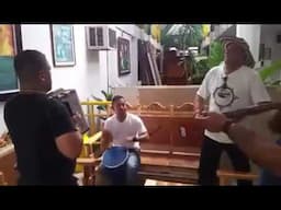 Colombia Valledupar merengue vallenato moskita tocando guacharaca