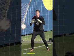 TAK TRENUJE SZCZĘSNY JAKO NUMER 1 W BARCELONIE! #szczesny #barcelona #shorts