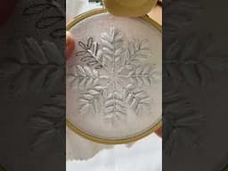 Snowflake embroidery pattern #embroidery #christmas #christmasdecor #embroiderystitches #stemstitch