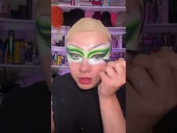 GREEN Drag Queen Eyeshadow Tutorial 💚✨ #dragqueen #drag #dragmakeup #makeuptutorials #mtf