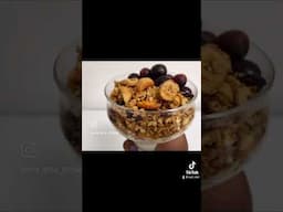 Super Easy Homemade Granola | Make a Parfait