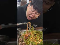 Live octopus Mukbang