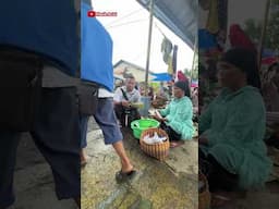 MAKANAN LANGKA…!!! KALAU DI DAERAH KAMU APA NAMANYA MAKANAN INI SAUDARA…?