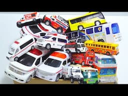 Ambulance and bus mini cars run on the slope ☆ Enjoy working mini cars!