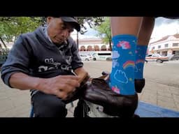 $5 SHOE SHINE by Manuel w/ 40 YEARS EXPERIENCE! San Cristobal, Mexico 🇲🇽 (ASMR)