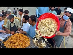 A TASTE OF TRADITION - PAKISTAN STREET FOOD 😍 COOKING CRISPY FRENCH FRIED POTATOES RECIPE