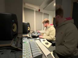 Harry produces a FIRE UK Drill beat at dBs Institute #shorts