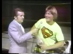 "Rowdy" Roddy Piper eats a goldfish!