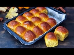 The BEST Pumpkin Dinner Rolls You Can Make for Thanksgiving