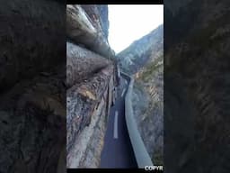 EXTRÊME ROAD Descente vertigineuse des Gorges du Guil Métier de l'extrême , chauffeur de grumier