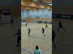 Futsal kann so einfach sein... 🤝​⚽#amateurfussball #futsal #tor