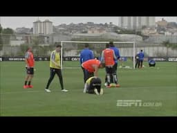 Zagueiro acerta soco em Marciel durante treino do Corinthians