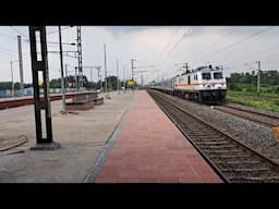 260 KMPH FACEOFF | SPJ WAP-7 VS SPJ WAP-7 POWER SHOWDOWN