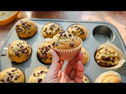 The Best Chocolate Chip Muffins Ever!!